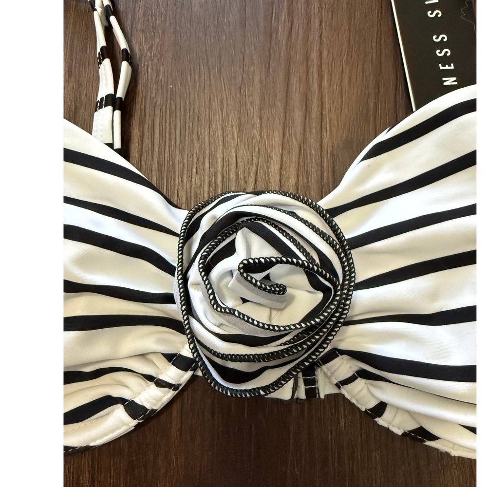 Lioness Women's Swim Porcelain Stripe Rosette Bikini Set Zuma Bottoms Sz L NWT - Picture 9 of 11